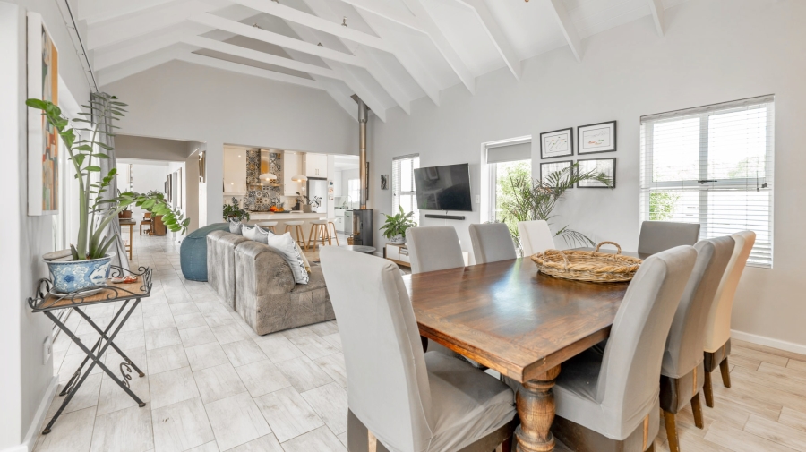 4 Bedroom Property for Sale in Struisbaai Western Cape